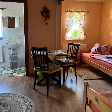 Doppelzimmer & Familienzimmer Vom Friesenhof Wieratal 4*