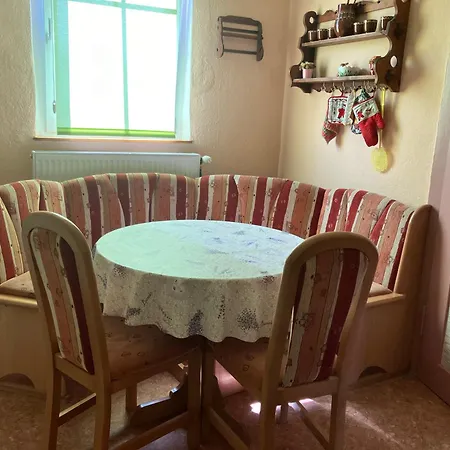 Doppelzimmer & Vom Friesenhof Wieratal Guest house