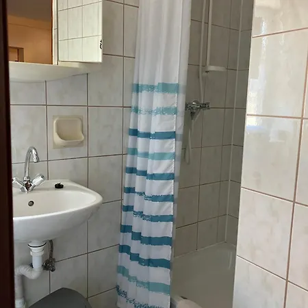 ゲストハウス Doppelzimmer & Familienzimmer Vom Friesenhof Wieratal 4*