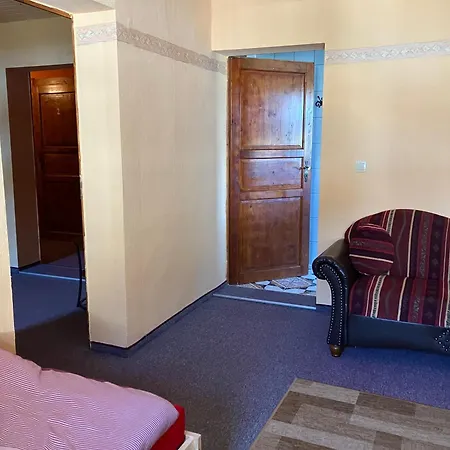 Doppelzimmer & Familienzimmer Vom Friesenhof Wieratal ゲストハウス Nobitz