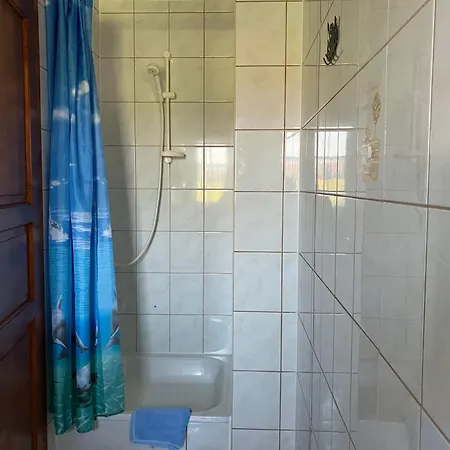 Doppelzimmer & Familienzimmer Vom Friesenhof Wieratal ゲストハウス 4*