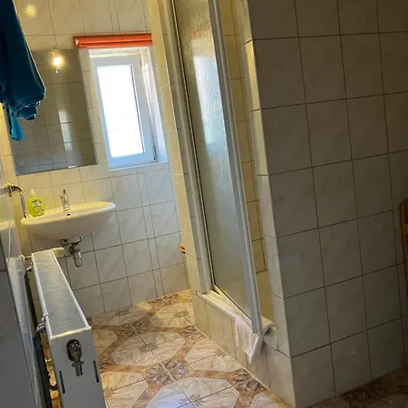 Doppelzimmer & Familienzimmer Vom Friesenhof Wieratal 4* Nobitz