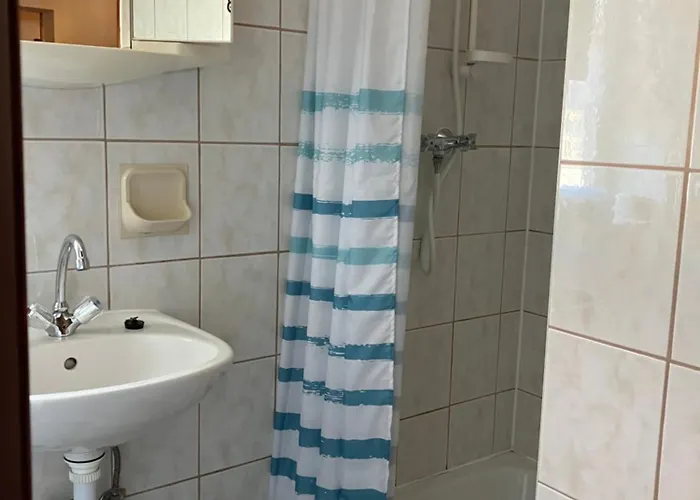 Konukevi Doppelzimmer & Vom Friesenhof Wieratal 4*